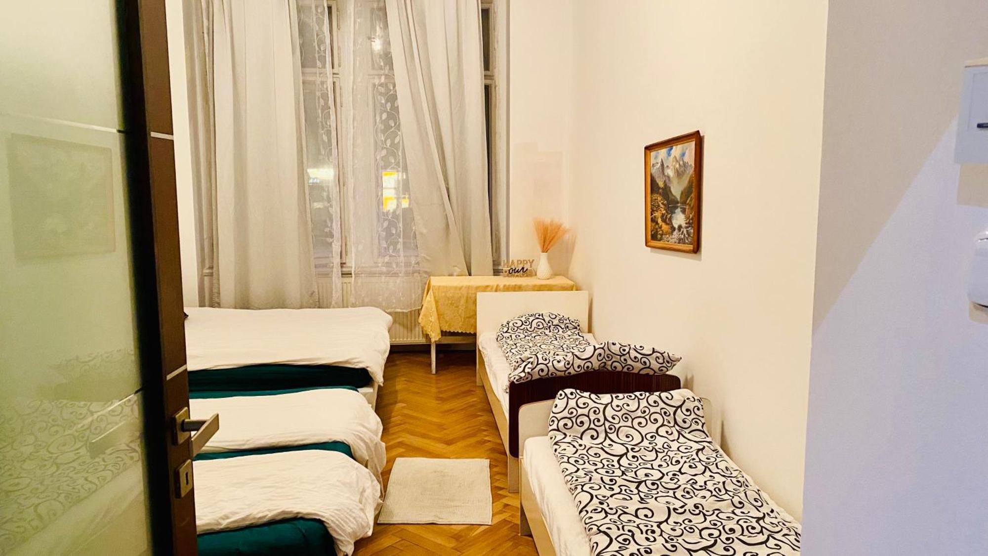 Hotel Apartment In Prague 2 Square المظهر الخارجي الصورة